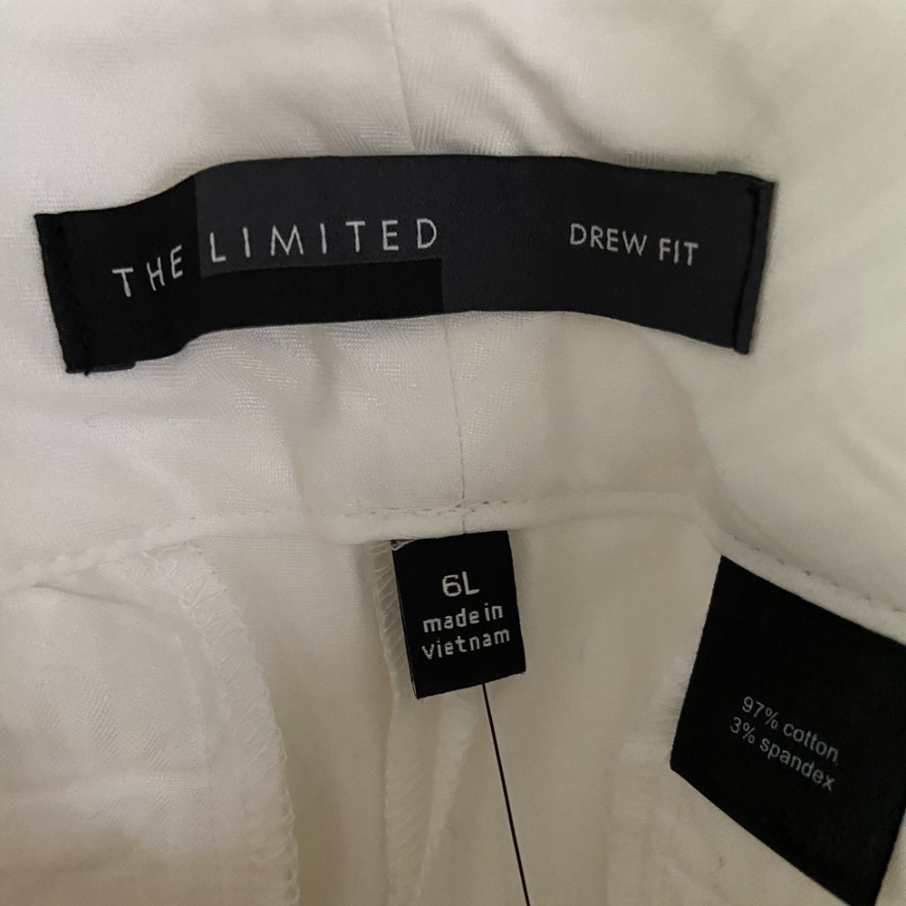 White pants in 6L (6 long)